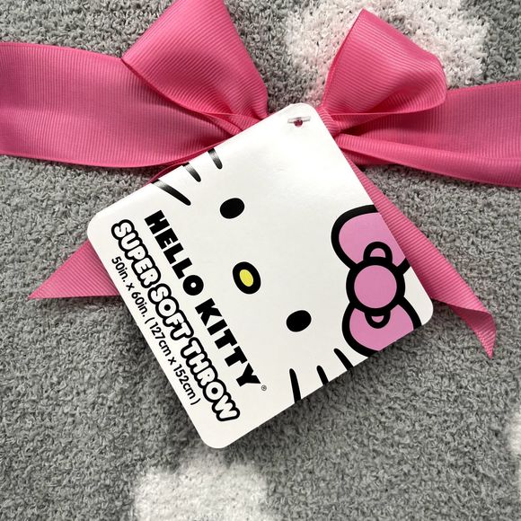 HELLO KITTY Blanket Gray & White Super Soft Throw Blanket 50" X 60" New - Picture 4 of 14